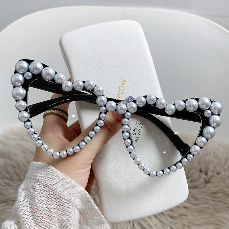 Heart-Shaped Pearl-Studded Sunglasses for Women